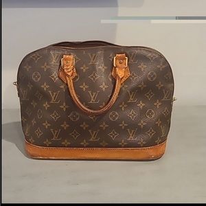 Louis Vuitton purse